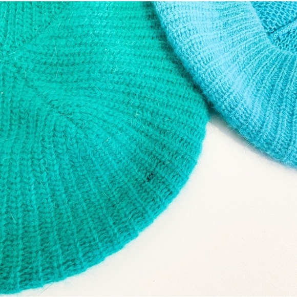2 VINTAGE Angora Wool Berets - Teal & Emerald Green Hats - Picture 7 of 7